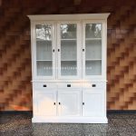 lemari pajangan minimalis