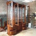 lemari pajangan kayu 1