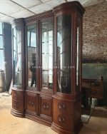 lemari pajangan kayu 2