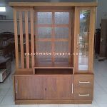 lemari pajangan minimalis