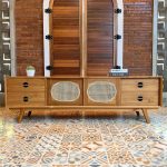 Bufet Mebel Jepara Minimalis / Meja TV Bergaya Retro Kayu Jati Kombinasi Rotan YMJ-BFTV 83