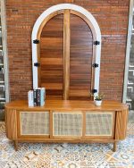 Retro Style Bufet TV Terbaru Kombinasi Kayu x Rotan YMJ-BFTV 89 - Image 2