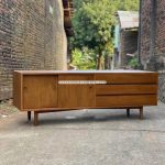 Bufet Meja TV Kayu Jati Model Minimalis YMJ-BFTV 108 - Image 2