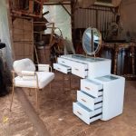 meja rias kayu modern