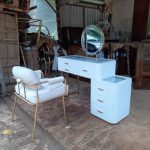 meja rias minimalis modern putih