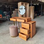 meja rias minimalis kecil