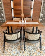 Set Meja Makan Minimalis 4 Kursi Kayu Jati Kombinasi Rotan YMJ-SKM 137 - Image 4