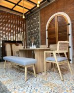 Set Meja Makan Minimalis Kursi & Bangku Kayu Jati Kombinasi Rotan YMJ-SKM 141 - Image 3