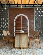 Set Meja Makan Minimalis 4 Kursi Kayu Jati Kombinasi Rotan YMJ-SKM 182 - Image 4