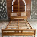 Tempat Tidur Bahan Kayu Jati Kombinasi Rotan YMJ-TTD 104