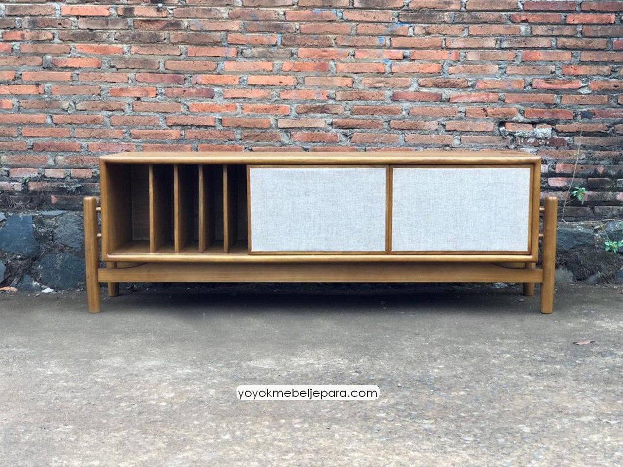 Bufet Meja TV Kayu Jati Model Minimalis YMJ-BFTV 171