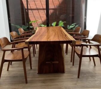 Meja makan kayu trembesi modern